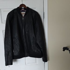 Hunter Black Leather Bomber Jacket
